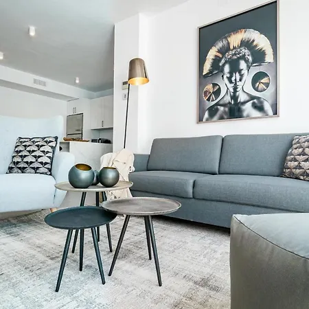 Ab3- Luxury Flat, Close To Families Only Apartment