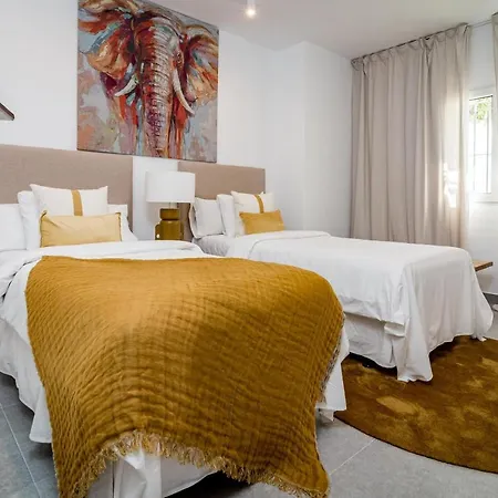 Apartment Ab3- Luxury Flat, Close To Families Only Marbella