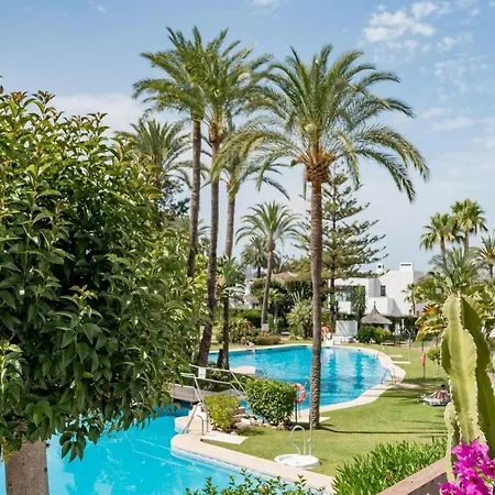 Ab3- Luxury Flat, Close To Families Only * Marbella