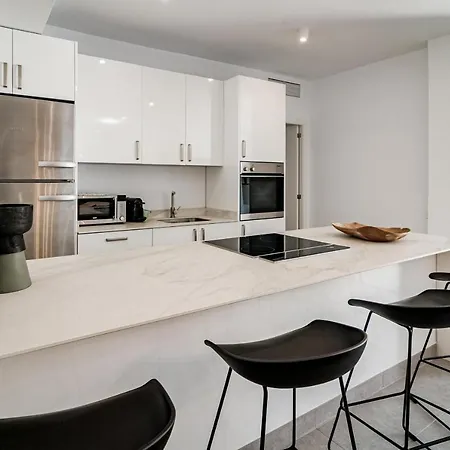 Ab3- Luxury Flat, Close To Families Only Apartment