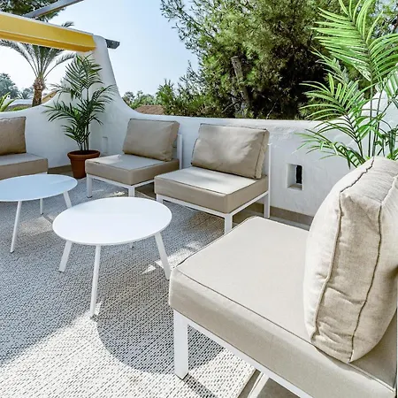 Apartment Ab3- Luxury Flat, Close To Families Only *